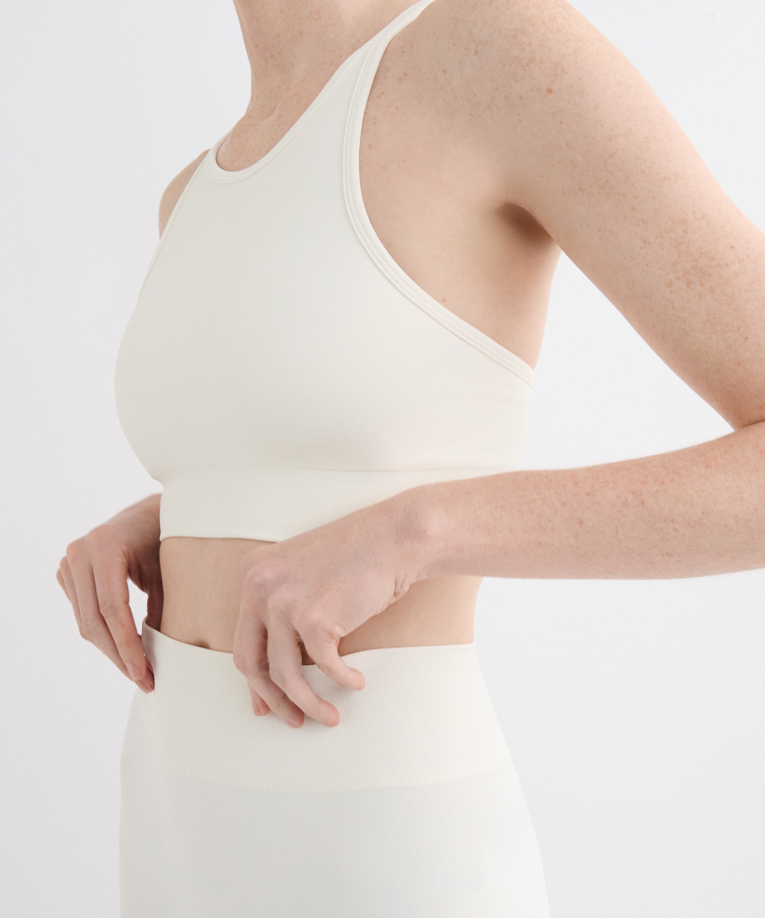 Performance High Neck Sports Bra - Pearl