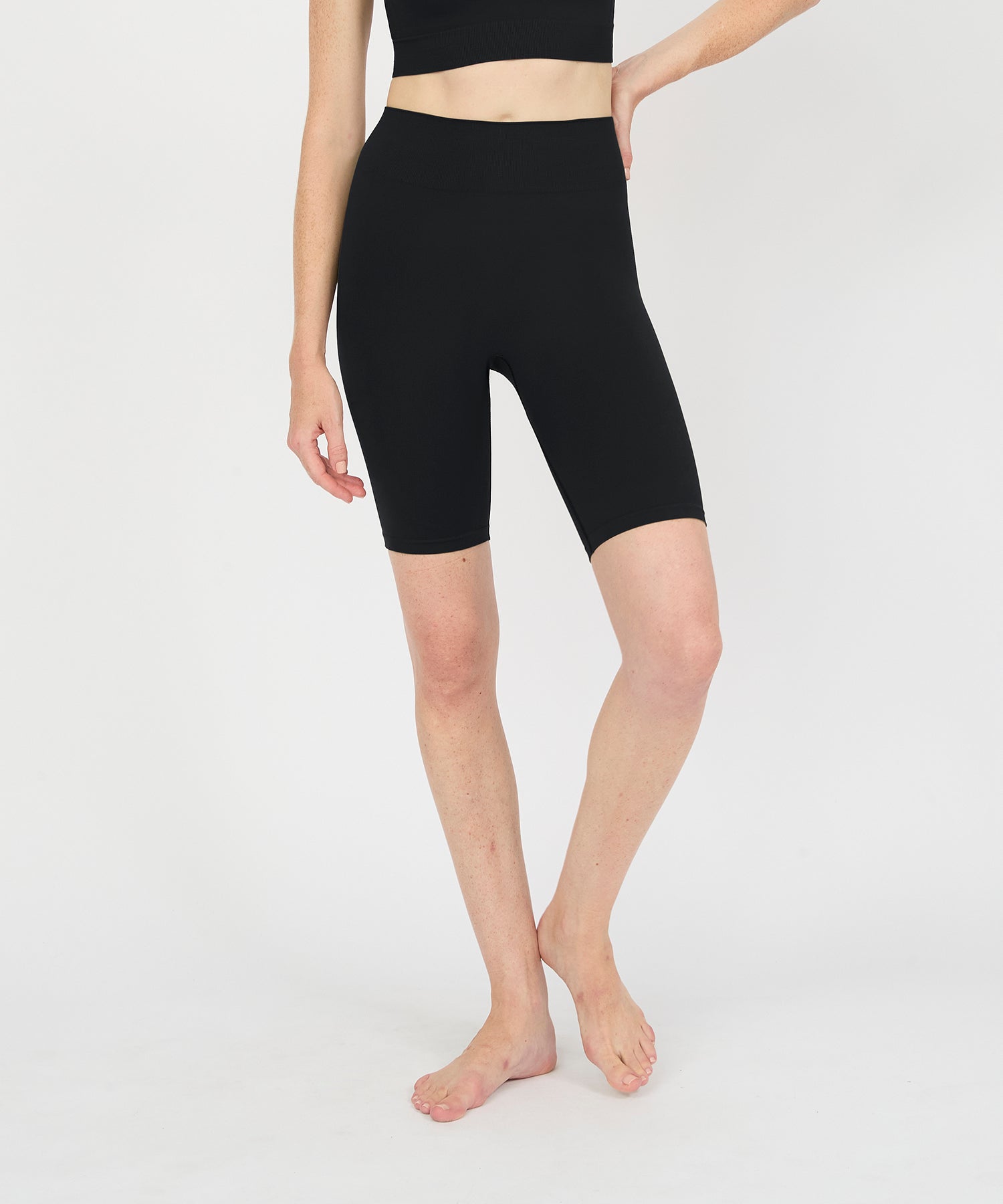 Form Movement Biker Short 6" - Black