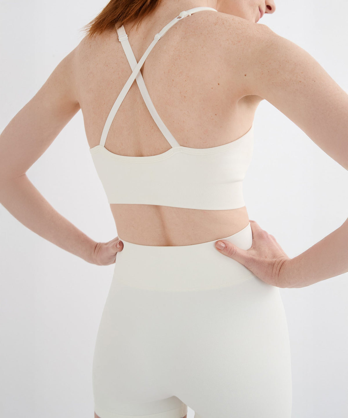 Performance Mid Rise 2" Short - Pearl
