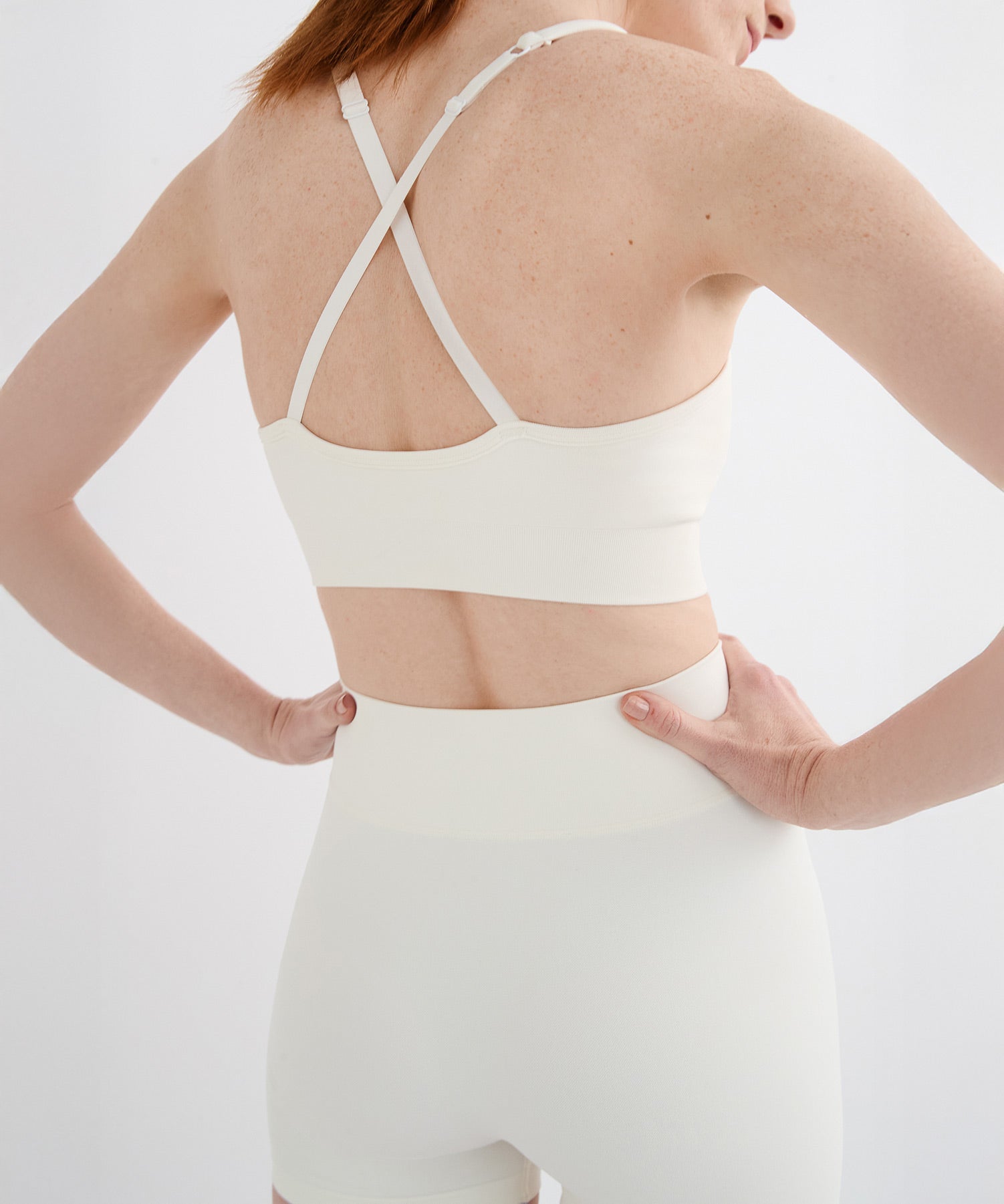 Performance Mid Rise 2" Short - Pearl