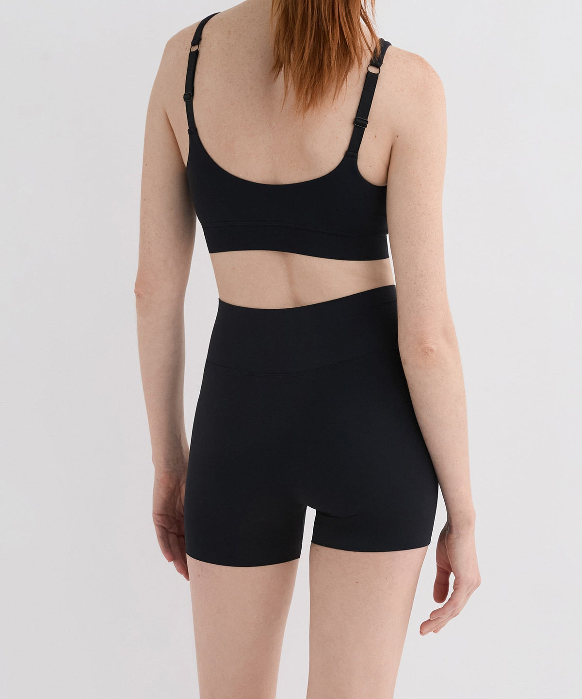 24/7 Short - Black
