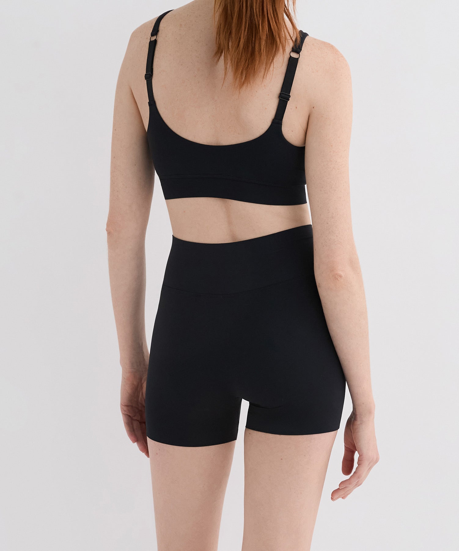 24/7 Short - Black