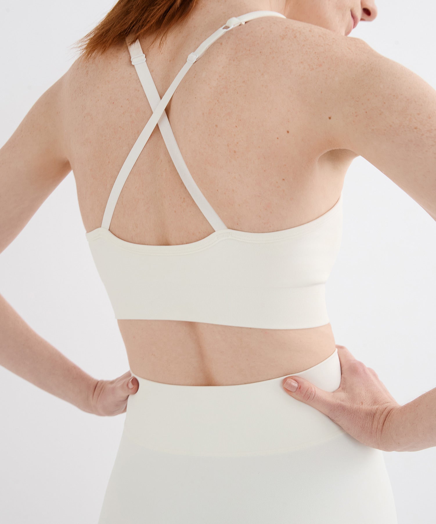 Performance High Neck Sports Bra - Pearl