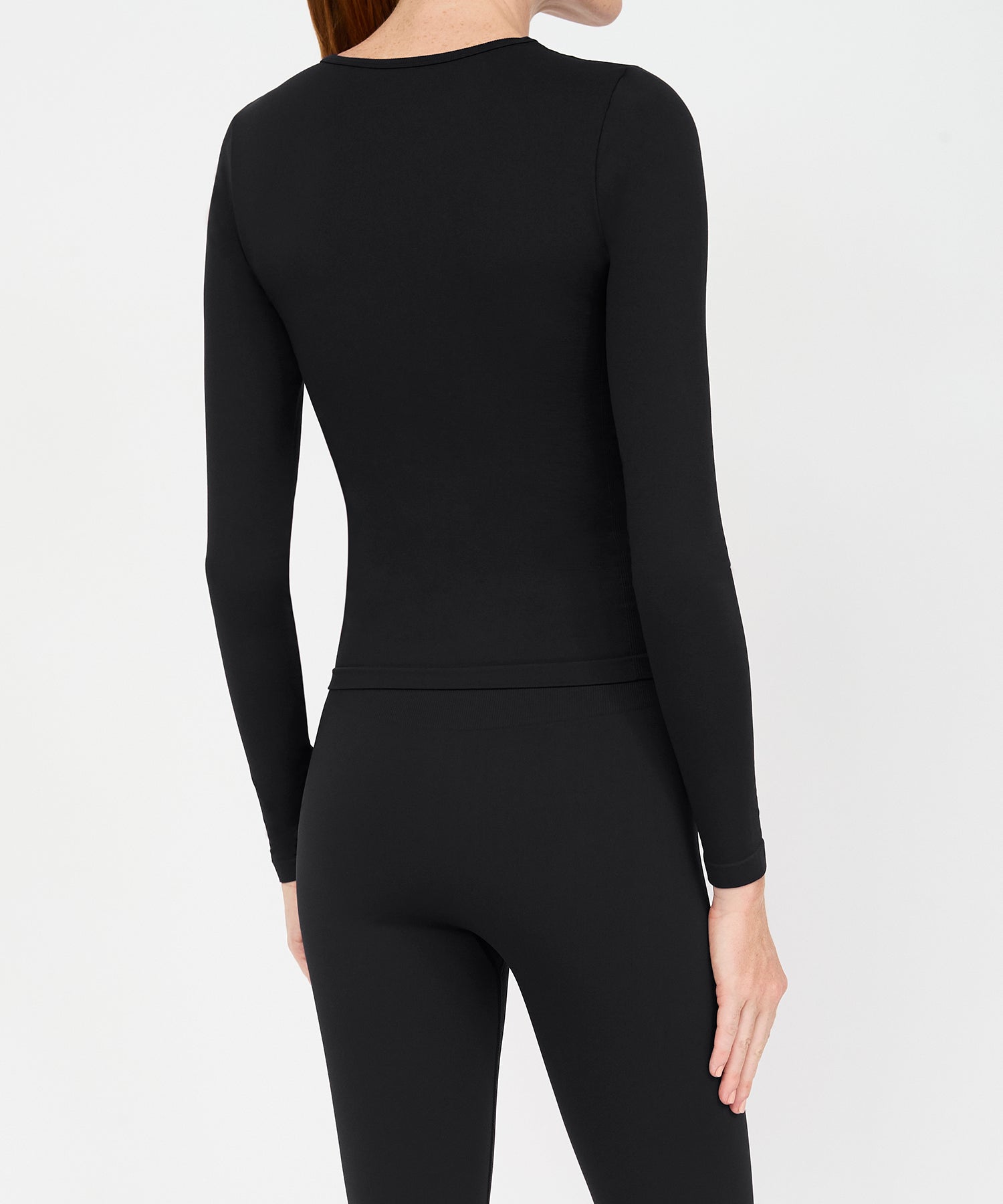 Form Movement Long Sleeve Tee - Black