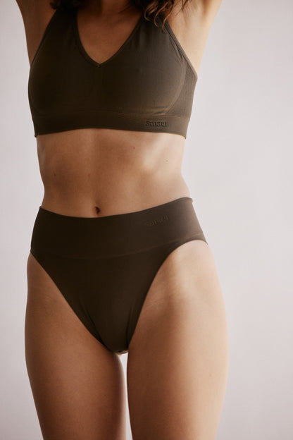 Sculpting Mid-Waist Brief