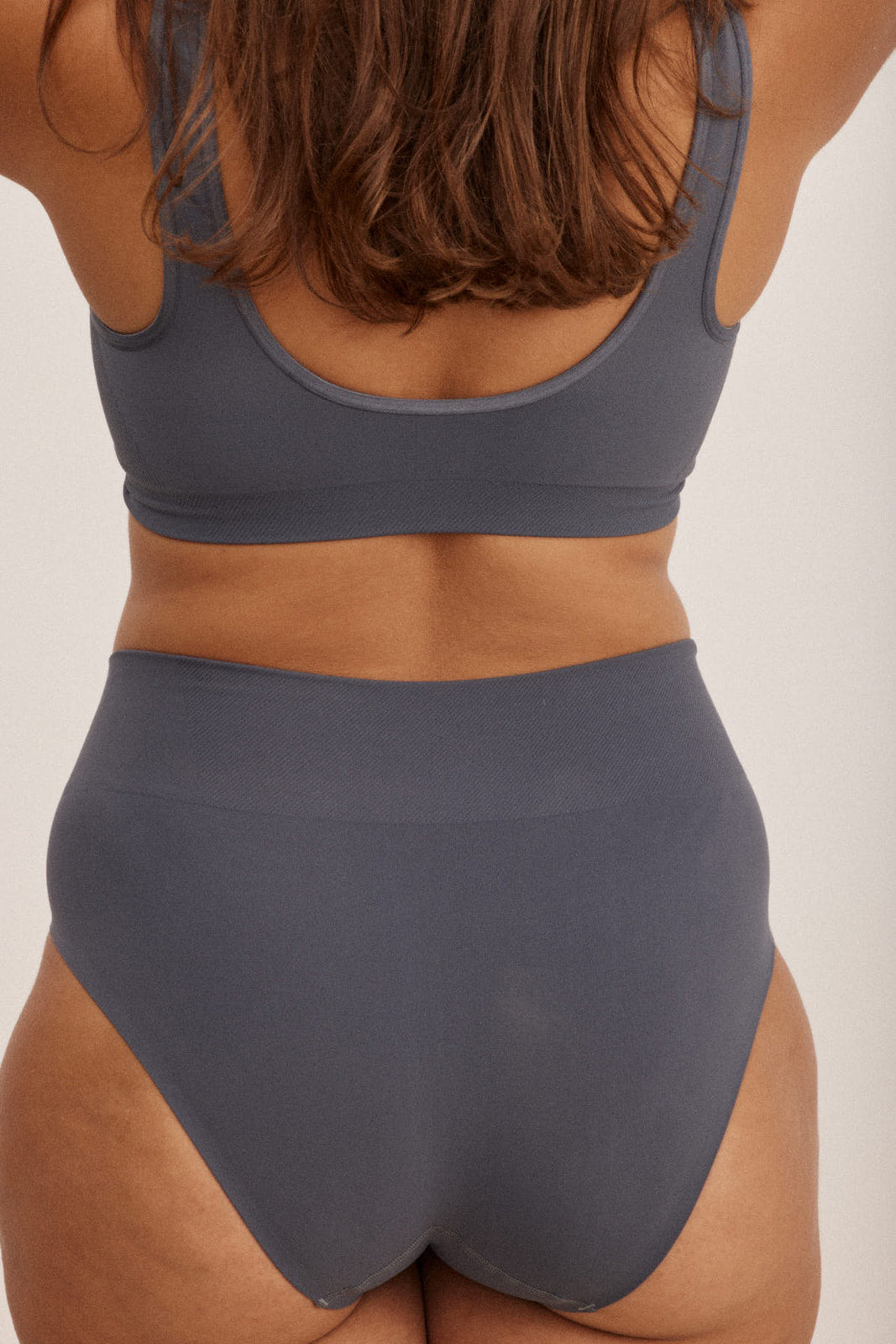 Sculpting Mid-Waist Brief